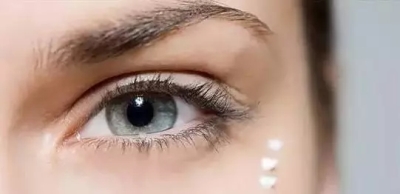 太过干燥形成眼角纹